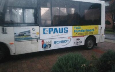 Der Bürgerbus Emsbüren fährt nun mit dem „Logo der Schmidt GmbH“
