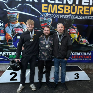 Das Team beim letzten Kartrennen